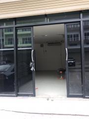 ขายอาคารพาณิชย์ 3 ชั้นครึ่ง-201911251230551574659855181.jpg