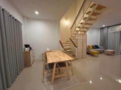 หมู่บ้านทริโอ ทาวน์ ต.สุรศักดิ์ อ.ศรีราชา จ.ชลบุรี 53.1 ตรว. 3 ห้องนอน 3 ห้องน้ำ 2 ที่จอดรถ บ้านหลังริม มีเนื้อที่ มีความเป็นส่วนตัว (Rich0693) katty-202203041540251646383225258.jpg