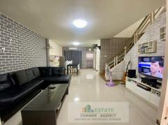 ขายทาวน์โฮม 2 ชั้น พร้อมเฟอร์นิเจอร์ หมู่บ้านบุษบา  ซอยวัดเขาดิน    อ.ศรีราชา  จ.ชลบุรี-202204111106321649649992567.jpg