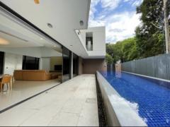 Modern Single House 3 Storey with private pool for Rent in Ekkamai soi 8 Pet Friendly fully furnished