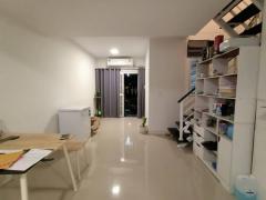 ขายทาวน์เฮ้าส์ 2ชั้น  หมู่บ้าน พฤกษา เทพารักษ์เมืองใหม่ #บางบ่อ ประเภท : ทาวน์เฮาส์ สูง : 2 ชั้น เนื้อที่ : 19.2 ตารางวา ห้องนอน : 3 ห้อง ห้องน้ำ : 2 ห้อง จอดรถได้ : 1 คัน-202209272034451664285685891.jpeg