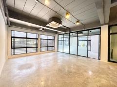 ให้เช่า ออฟฟิศ 4 ชั้น Town In Town ศรีวรา ตกแต่งสไตล์ Loft ใกล้พระราม9 เอกมัย-202210210142371666291357426.jpg
