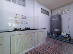 ขายทาวน์โฮม 3 ชั้น หมู่บ้านเดอะริช บิซโฮม  สุขุมวิท 105 ซอยลาซาล บางนา กรุงเทพมหานคร  ประเภท : ทาวน์โฮม สูง : 3 ชั้น เนื้อที่ : 22 ตารางวา ห้องนอน : 4 ห้อง ห้องน้ำ : 3 ห้อง ห้องอื่นๆ : ห้องโถง, ห้องครัว จอดรถได้ : 2 คัน-202302201154591676868899828.jpeg