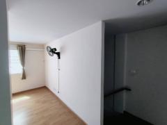 ขายทาวน์โฮม 3 ชั้น หมู่บ้านเดอะริช บิซโฮม  สุขุมวิท 105 ซอยลาซาล บางนา กรุงเทพมหานคร  ประเภท : ทาวน์โฮม สูง : 3 ชั้น เนื้อที่ : 22 ตารางวา ห้องนอน : 4 ห้อง ห้องน้ำ : 3 ห้อง ห้องอื่นๆ : ห้องโถง, ห้องครัว จอดรถได้ : 2 คัน-202302201155041676868904720.jpeg