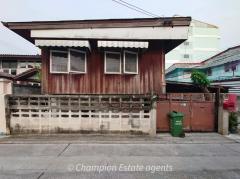 ขาย บ้านเดี่ยว ห่างถนนประชาชื่น 200 เมตร ซอยประชาชื่นนนทบุรี 4 37 ตร.วา
