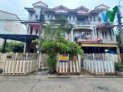 ขายบ้าน 3 ชั้น ขายบ้านซอยประชาอุทิศ12 ใกล้รถไฟฟ้า ทำเลดี ใกล้โทลเวย์ดอนเมือง พื้นที่ใช้สอย 150 ตารางวา พร้อมเฟอร์นิเจอร์  