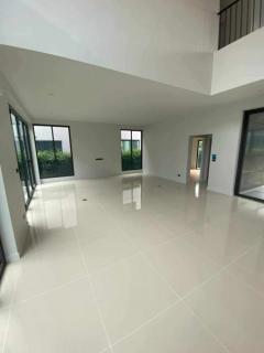 ขาย บ้านเศรษฐสิริ กรุงเทพกรีฑา 2 (บรรยากาศสุด Private) บนเนื้อที่ 83.2 ตร.วา 4 ห้องนอน 4 ห้องน้ำ จอดรถในบ้านได้ 3-4 คัน-202308192242531692459773365.jpg