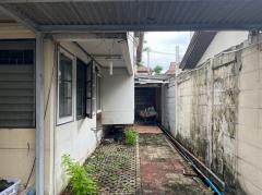 ขายบ้านเดี่ยว 2 ชั้น (ตามสภาพ)ซอยนาคนิวาส 28 แยก1 ถนนลาดพร้าว #LB44 – 000553-202309281621531695892913649.jpg