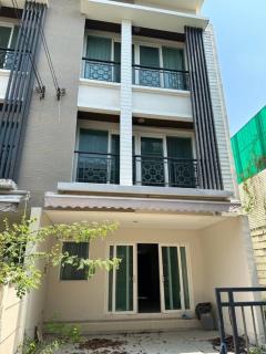 ให้เช่า ทาวน์โฮม Baan Klang Muang Rama 9 บ้านกลางเมือง พระราม 9-กรุงเทพกรีฑา 149 ตรม. 28.10 ตร.วา-202310112146361697035596826.jpg