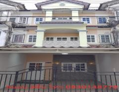 ขายหมู่บ้านหงส์ประยูร 5ห้องนอน3ชั้นใกล้ถนนรัตนาธิเบศสถานีแยกบางพลูเลี้ยวมาทางตลาดบางบัวทอง