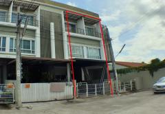 ขายทาวน์เฮ้าส์ หมู่บ้านนลิน อเวนิว 2 ซอยรามคำแหง 144 เนื้อที่ 17 ตร.ว. สภาพใหม่ ต่อเติมแล้ว