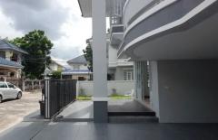 ขายบ้านเดี่ยว บ้านสวย หมู่บ้านมณีรินทร์ ถนนรัตนาธิเบศร์ ซอยท่าอิฐ-ไทรม้า อำเภอเมืองนนทบุรี-202310281703291698487409256.jpg