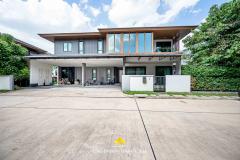 Single corner house, ready to move in, Burasiri Phatthanakan, Sukhumvit 77, 134 wa, near international school.
