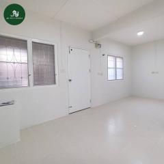 ขายห้องชุดเอื้ออาทรขจรวิทย์ ตึก36 ห้องมุม ชั้น2 เนื้อที่ 33 ตรม. ถ.เทพารักษ์ ต.บางพลีใหญ่ อ.บางพลี จ.สมุทรป-202312191820461702984846657.jpeg