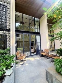 Super Luxury Townhome for Rent“ Quarter31” near BTS Phrom Phong 4.5 story with elevator 425sq.m. 4beds ,Wattana district ,Bangkok-202312231205381703307938929.jpg