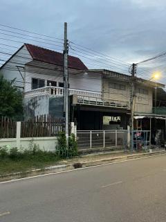 ขายบ้านทาวน์เฮ้าส์2หลังติดกันใจกลางเมืองชะอำ ติดถนน จ.เพชรบุรี