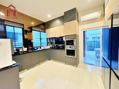 3-Story Detached House for Sale 137.4 sq.wah ,762 sq.m. ,5 bedrooms “Grand Bangkok Boulevard East Rama9” Saphan Sung district ,Bangkok-202312281530511703752251346.jpg