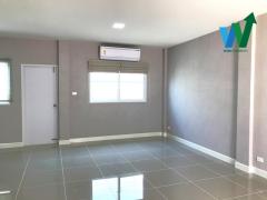 หมู่บ้านรสาลักซ์วิลล์ ให้เช่าบ้านสวยหรู เพิ่งสร้างเสร็จ ใหม่เอี่ยม 22.5 ตร.ว. ใกล้สถานีรถไฟฟ้าคปอ.-202401181707171705572437154.jpg