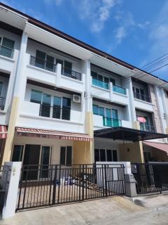 PN130 ให้เช่า ทาวน์โฮม Baan Klang Muang S-Sense Rama 9 - Ladprao : บ้านกลางเมือง เอสเซ้นส์ พระราม 9 - ลาดพร้าว-202401221927291705926449552.jpg