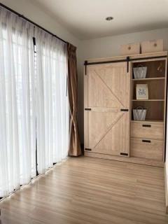 ขายบ้านใหม่ หมู่บ้านพิลโล่ 142 พร้อมเฟอร์นิเจอร์ใหม่ทั้งหลัง ต.ป่าตัน อ.เมือง เชียงใหม่-202402221153201708577600383.jpg