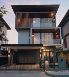 บ้านหรูสไตล์ Modern Tropical 3 ชั้น ในโครงการ เอกลักษณ์ สันทราย เฟอร์นิเจอร์ครบพร้อมอยู่-202402271555111709024111290.jpg