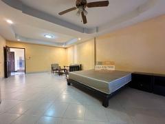 ขายอพาร์ทเม้นท์ 4.5 ชั้น พร้อมบ้านพัก 3 หลัง ซอยพัทยากลาง 10 อ.บางละมุง ชลบุรี #LB122 – 000682-202403051200551709614855672.jpg