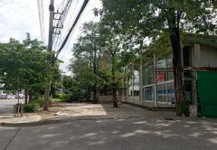 ขายและให้เช่าโกดัง โชว์รูม ติดถนนศรีนครินทร์ เนื้อที่ 112 ตร.ว. ทำเลดี ติดถนนใหญ่