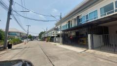 ขายด่วนทาวน์เฮ้าส์ หมูบ้านไอโฮม 18 ตารางวา (ซ.รามอินทรา 8) (N.625)