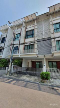 ขายด่วน ทาวน์โฮม 4ชั้น หมู่บ้านอารียา สุขุมวิท77 (N.983)