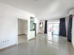 ขาย บ้านแฝด ห้องนอนเยอะ ต่อเติมครบ คิว ดิสทริค คาซ่า ซิตี้ กิ่งแก้ว-สุวรรณภูมิ 120 ตรม. 29 ตร.วา หลังมุม-202405080126411715106401599.jpg