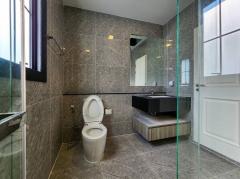 ขายบ้านเดี่ยว เดอะ พาลาซโซ่ บ้านสวยพร้อมอยู่ *พร้อมลิฟส่วนตัว ฟรีแอร์ 8 ตัว * (N.996)-202405141742471715683367932.jpg