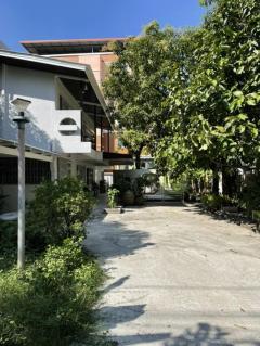 ให้เช่าบ้านเดี่ยว 2ชั้นรีโนเวทใหม่ ที่ดิน 120 ตร.วา .เหมาะ...ทำร้านกาแฟ / ร้านอาหาร /เบเกอรี่(N.1040)