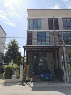 ให้เช่า ทาวโฮม 3.5 ชั้น พาทิโอ พัฒนาการ 38 (N.1057)