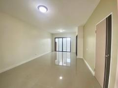 *ขายด่วน ทาวน์เฮ้าส์ 2 ชั้น หมู่บ้าน เรสทาวน์ ซ.วัดสลุด ใกล้เมกาบางนา* (N.1076)-202406181454331718697273418.jpg