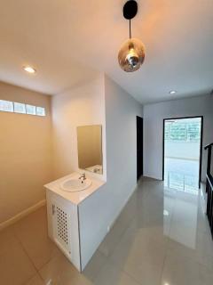 ให้เช่า ทาวน์โฮม4ชั้น+ดาดฟ้า สุขุมวิท65 *จดทะเบียนบริษัทได้ บ้านหลังมุม (N.1085)-202406261501241719388884041.jpg