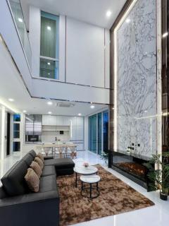 ให้เช่า บ้าน Luxury วีเว่ เอกมัย-รามอินทรา มีลิฟท์ 4 นอน ใกล้ทางด่วน-202407181142391721277759645.jpg