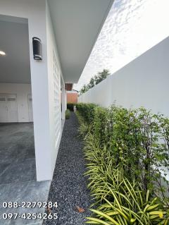 Pool Villa Rawai, Phuket 420 SQM. 3 Bed, 3 Bath Near Rawai Beach.-202407311332141722407534983.jpeg