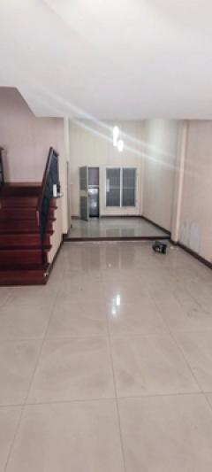 ขายทาวน์เฮ้าส์ 3 ชั้น รอยัล วิลเลจ สายไหม ขนาดพื้นที่ 20 ตรว. 3 นอน 4 น้ำ มีห้องน้ำในตัวทุกห้อง พื้นที่ใช้สอย 160 ตรม. ต่อเติมครัวแล้ว หลังบ้านโล่งไม่ติดใคร ทำเลดีมากๆ -202408091227011723181221160.jpg