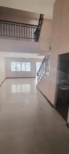 ขายทาวน์เฮ้าส์ 3 ชั้น รอยัล วิลเลจ สายไหม ขนาดพื้นที่ 20 ตรว. 3 นอน 4 น้ำ มีห้องน้ำในตัวทุกห้อง พื้นที่ใช้สอย 160 ตรม. ต่อเติมครัวแล้ว หลังบ้านโล่งไม่ติดใคร ทำเลดีมากๆ -202408091227091723181229113.jpg