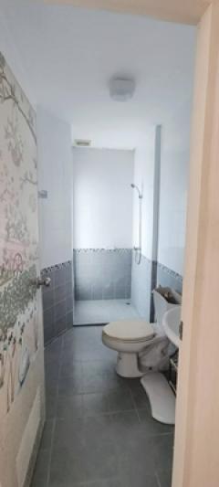 ขายทาวน์เฮ้าส์ 3 ชั้น รอยัล วิลเลจ สายไหม ขนาดพื้นที่ 20 ตรว. 3 นอน 4 น้ำ มีห้องน้ำในตัวทุกห้อง พื้นที่ใช้สอย 160 ตรม. ต่อเติมครัวแล้ว หลังบ้านโล่งไม่ติดใคร ทำเลดีมากๆ -202408091227101723181230510.jpg