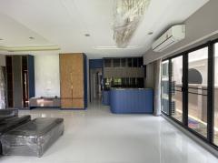 ให้เช่า บ้านเดี่ยว บางกอก บูเลอวาร์ด พระราม 9 ที่ดิน 100 วา แปลงมุม 3 นอน-202408110744491723337089878.jpg