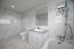 ขายด่วน ทาวน์โฮม4.5ชั้นพร้อมพูลวิลล่าสไตล์โมเดิร์นลักชูรี่ (N.1258)-202408131328281723530508216.jpg