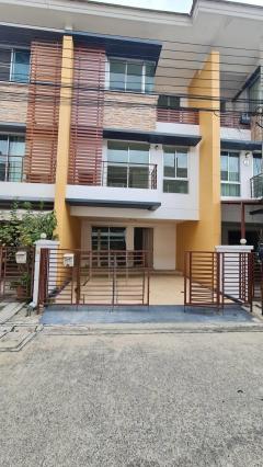 ทำเลดีที่สุด ขายทาวน์โฮม พลัส ซิตี้ พาร์ค งามวงศ์วาน25 บ้านพร้อมอยู่