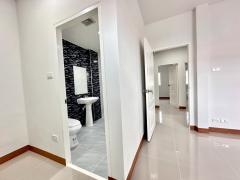 ขาย ทาวน์โฮม รีโนเวทใหม่ พร้อมอยู่ บ้านมัณฑกานต์ รังสิต ลำลูกกา คลอง 4 110 ตรม 22.2 ตรว ราคาถูก ฟรีโอน-202408282128211724855301377.jpg
