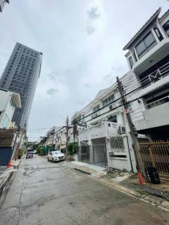 ขาย อาคารพาณิชย์ ใจกลางเมือง เดินทางสะดวก ซอยพหลโยธิน 27 960 ตรม 56.8 ตรว ต่อรองได้-202408282318561724861936517.jpg