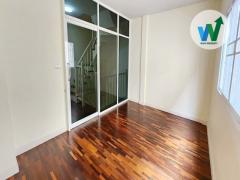 ขายทาวน์โฮม 3ชั้น ย่านธนบุรี ใกล้มหาลัยเทคโนโลยีพระจอมเกล้าธนบุรี-202409021754481725274488819.jpg
