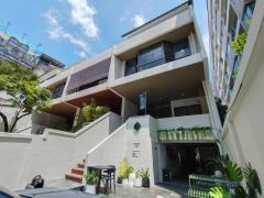 ขาย ตึกแถว อาคารพาณิชย์ 4 ชั้น ตรงข้ามโรงพยาบาลสมิติเวช สุขุมวิท 49 เนื้อที่ 49 ตร.ว. 350 ตร.ม.-202409180026241726593984212.jpg