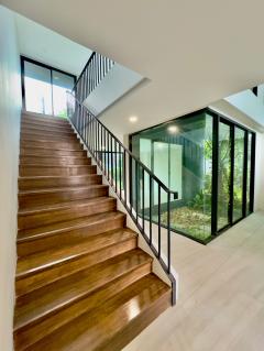 ขายPenthouses 4 ชั้น ระดับ LUXURYหนึ่งเดียวในโชคชัย 4 มีฟังก์ชัน Courtyard Living ให้แสงกระทบพื้นที่สีเขียวกลางบ้าน เสริมหลักฮวงจุ้ย-202409181418551726643935463.jpg