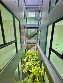 ขายPenthouses 4 ชั้น ระดับ LUXURYหนึ่งเดียวในโชคชัย 4 มีฟังก์ชัน Courtyard Living ให้แสงกระทบพื้นที่สีเขียวกลางบ้าน เสริมหลักฮวงจุ้ย-202409181419001726643940692.jpg