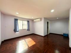 ให้เช่า ทาวน์โฮม 4 ชั้น ใจกลางถนนพัฒนาการ บนเนื้อที่ 31.5 ตร.ว. พื้นที่ใช้สอยกว่า 300 ตร.ม. 5 ห้องนอน 7 ห้องน้ำ พร้อมอยู่-202409262215531727363753451.jpg